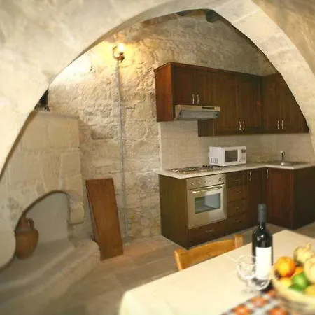 Country house Leonidas Village Goudhi